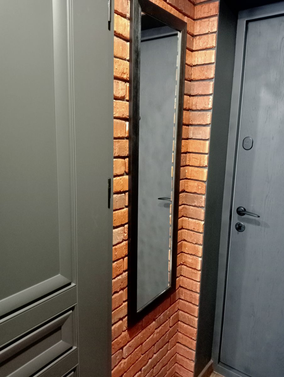 1832080681128059
