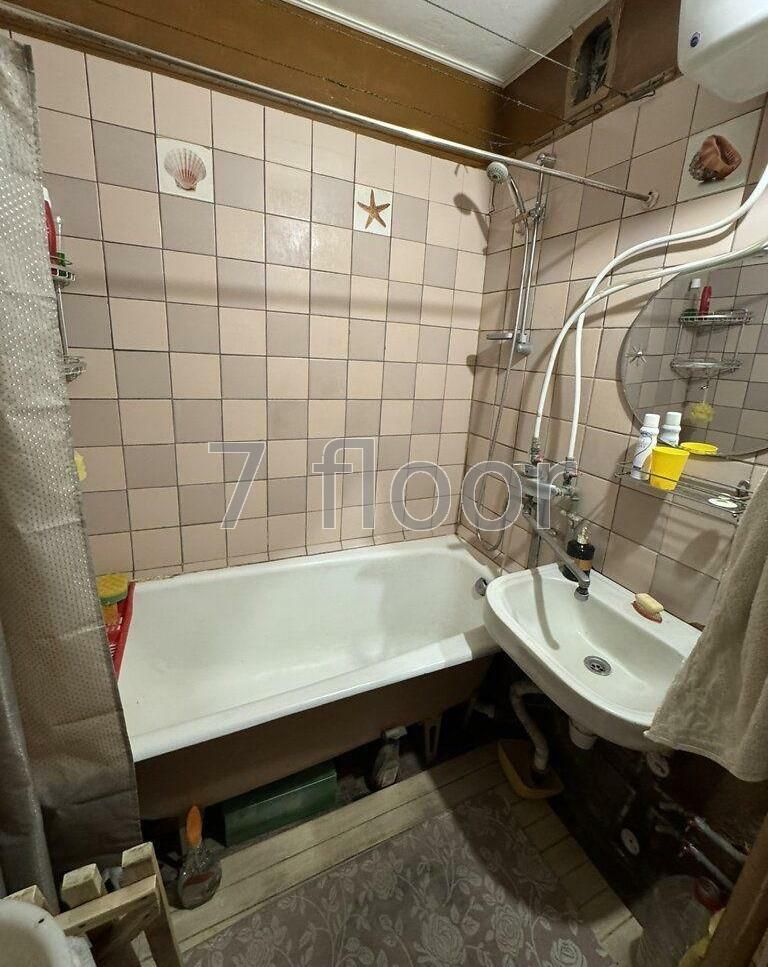 1831002130834592