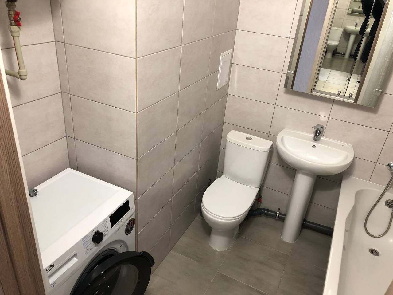 1840502226285592