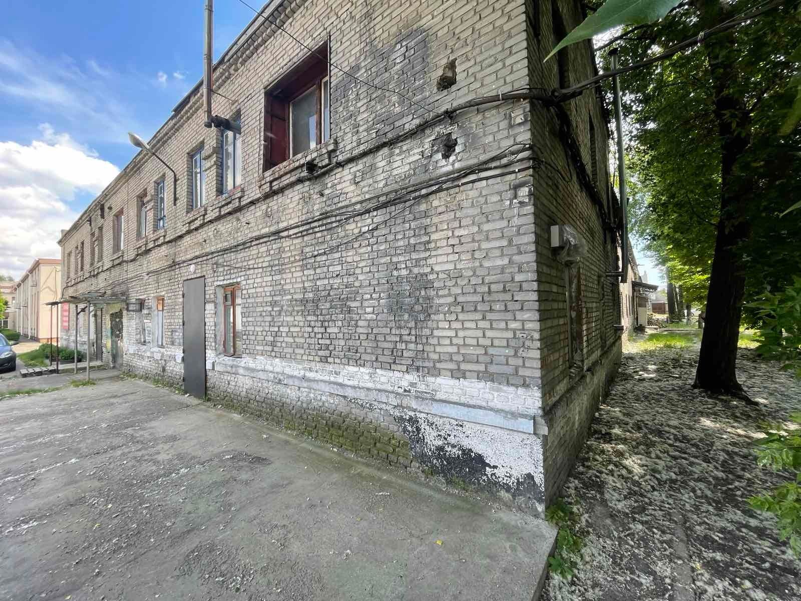 1835987449776593