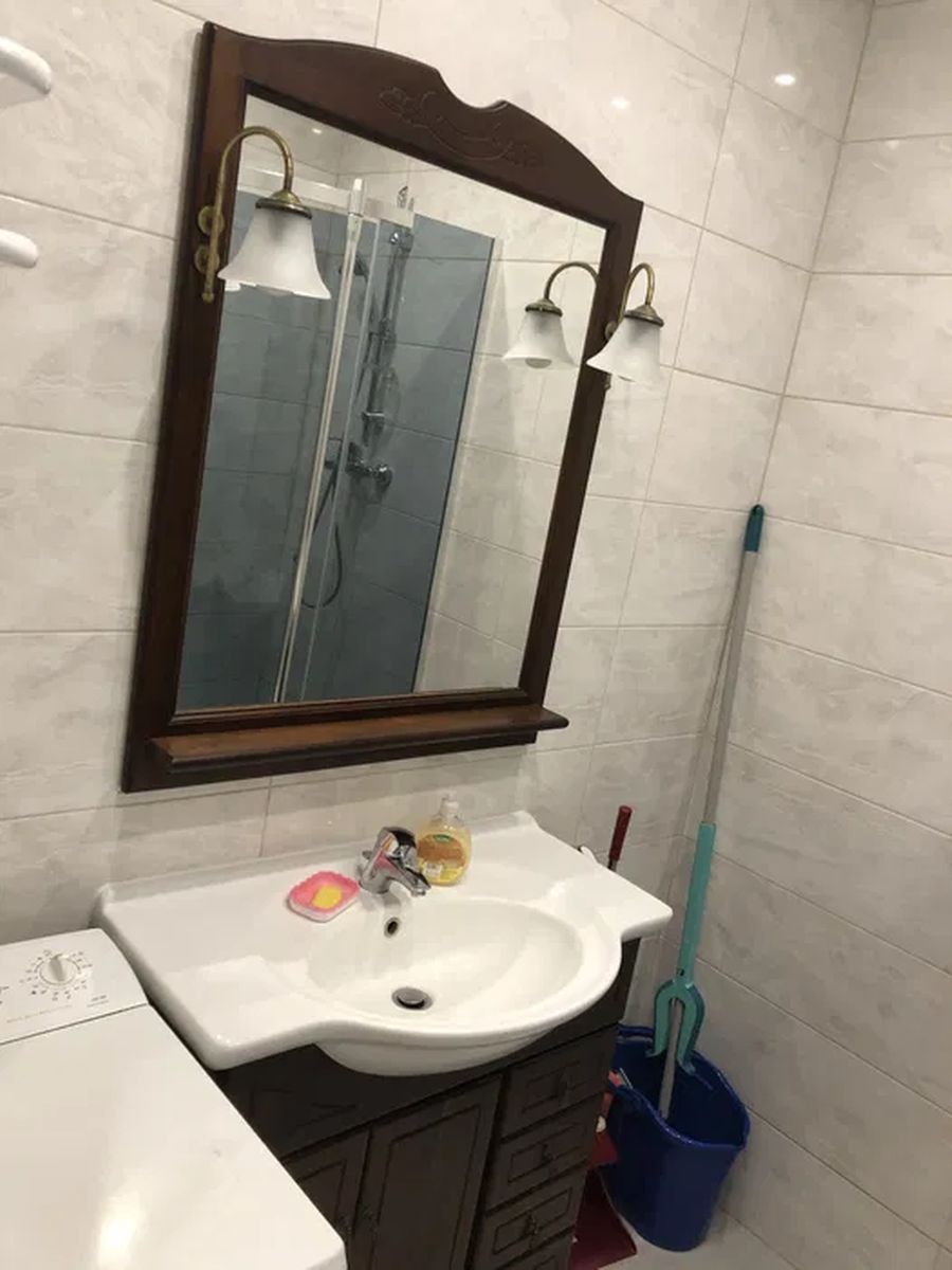 1839258590595593