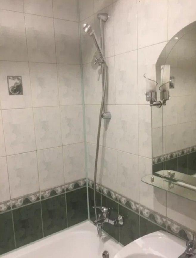 1837548965878594