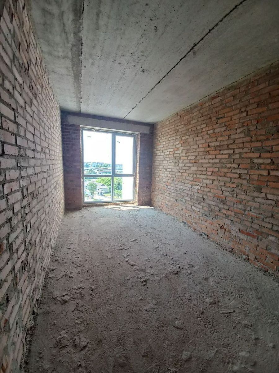 1835745574810595