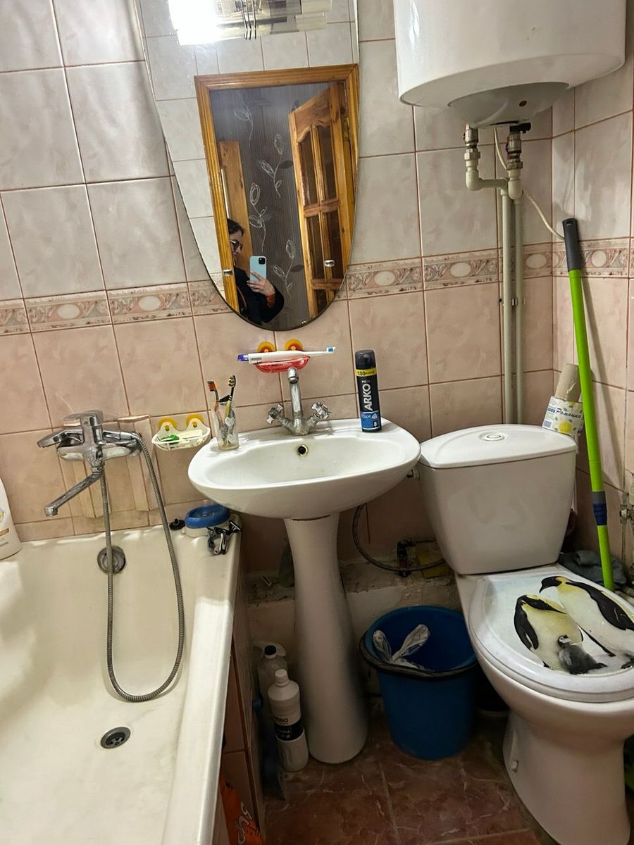 1831898748495598