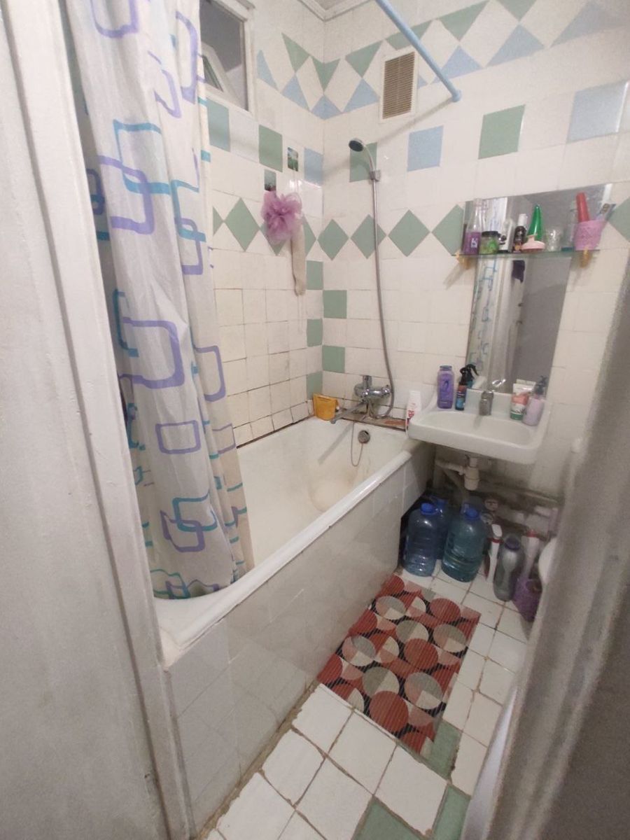 1842078947211598