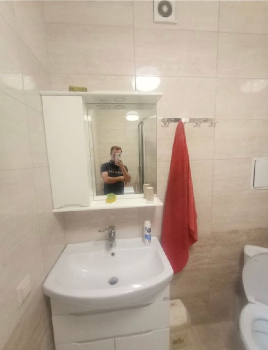 1835072098151599