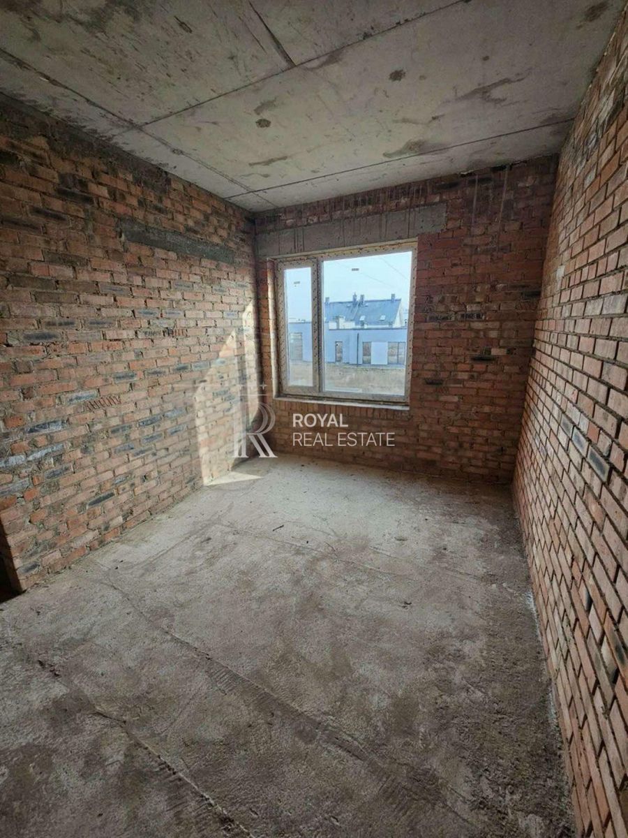 1837167756205599