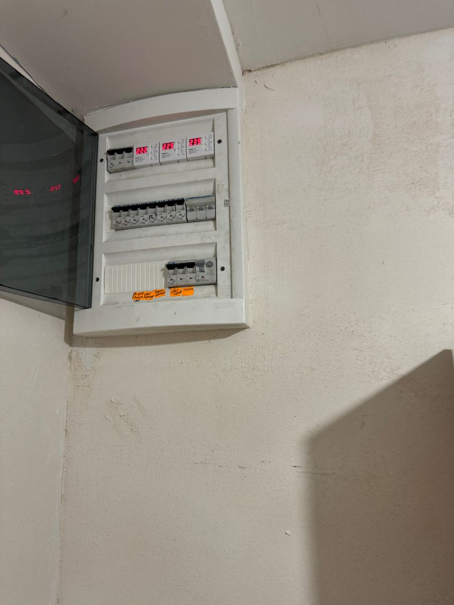 1808273395760006