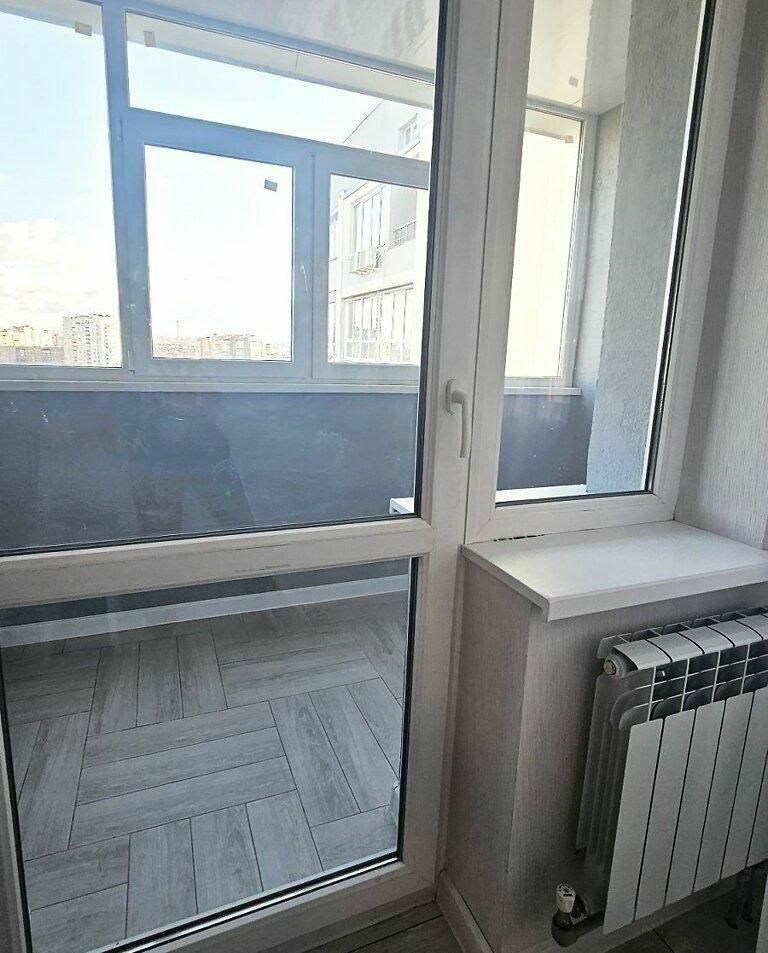 1831645492859006
