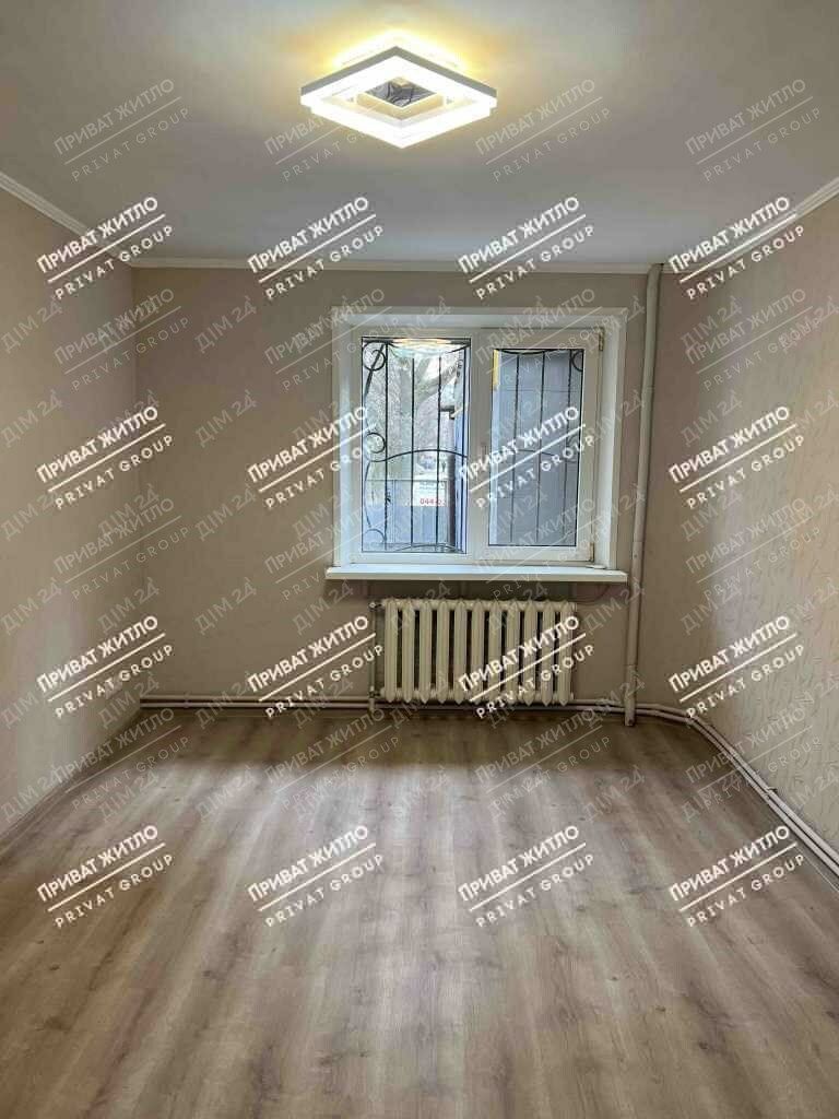 1826935405218600