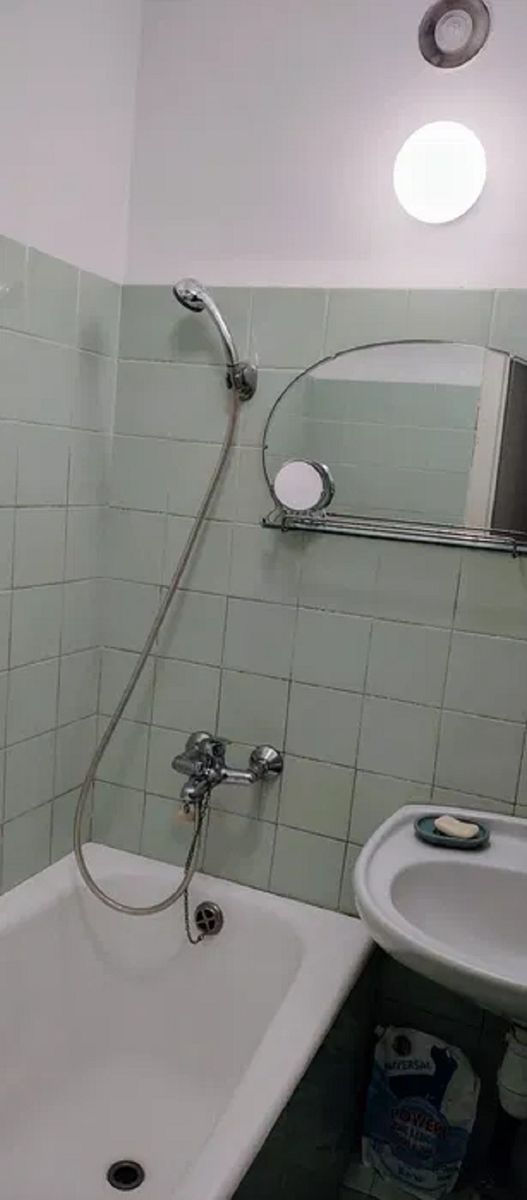 1837349747667600
