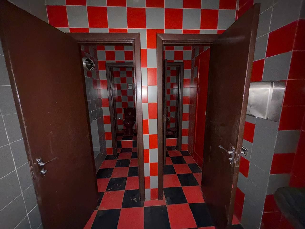1838541686818600