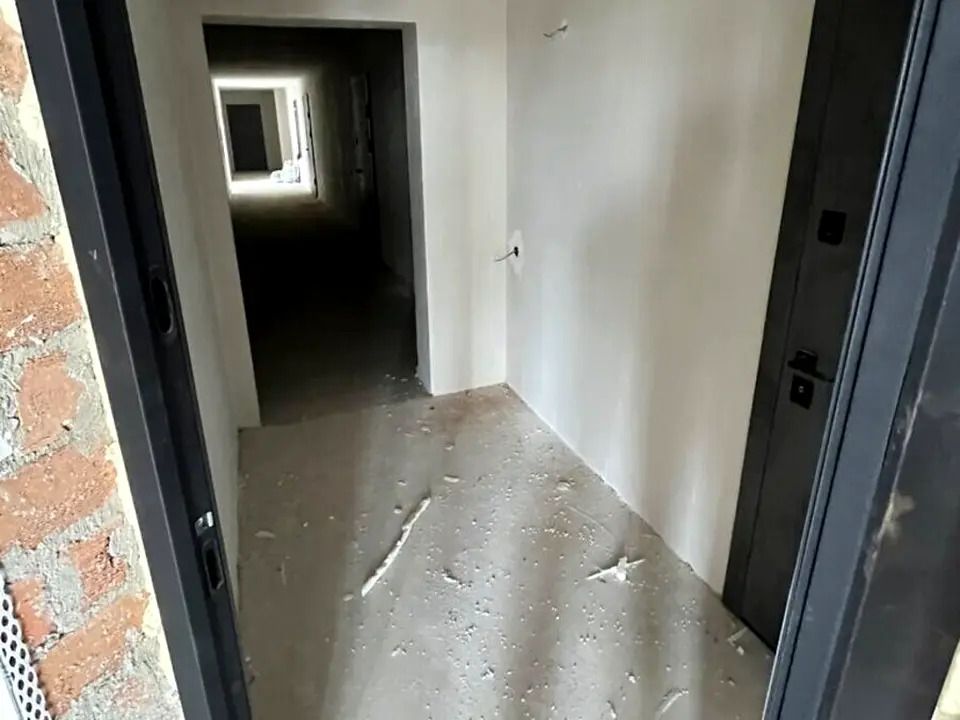 1841454959657600