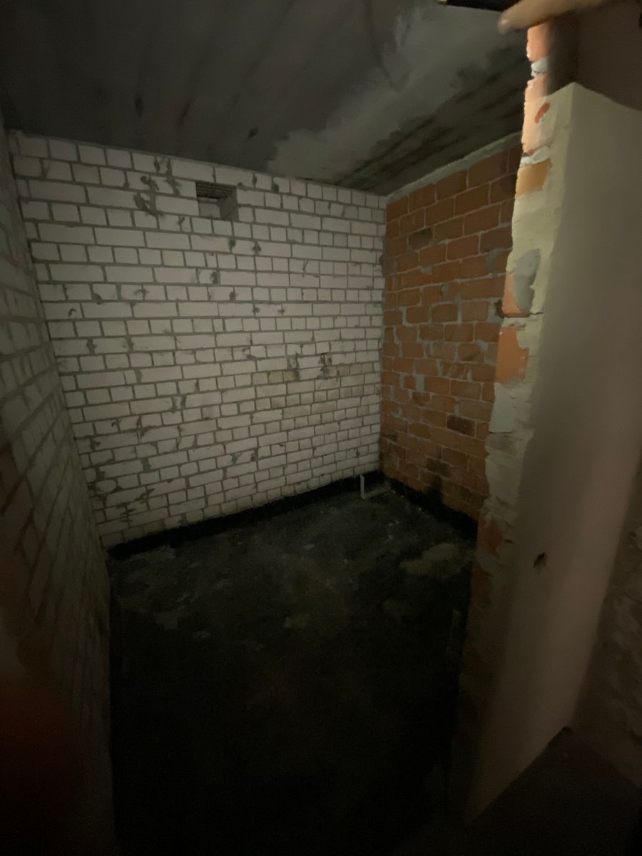 1832714962976601