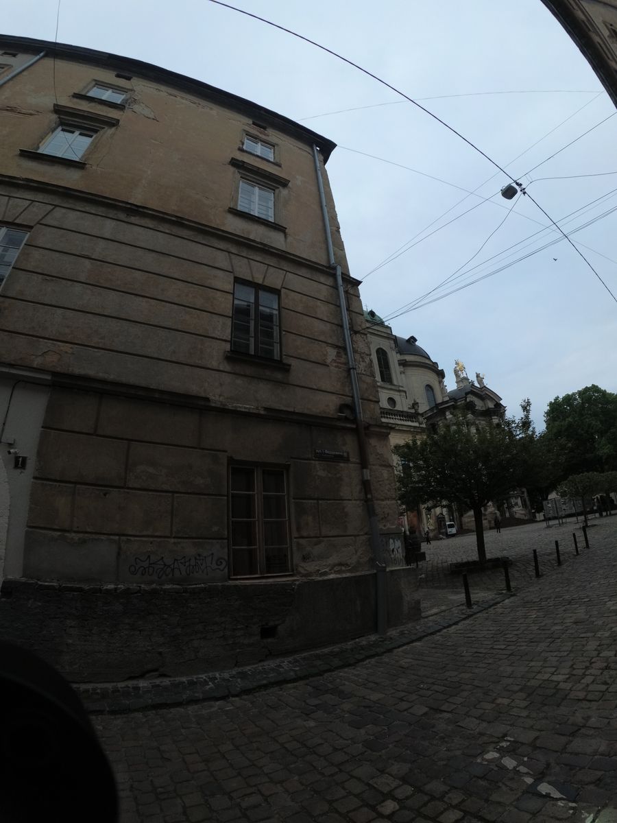 1832011131902605