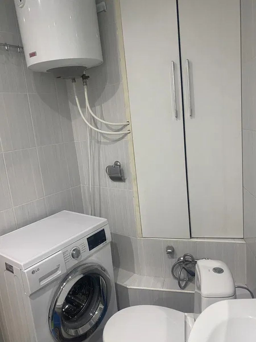 1835884956254605