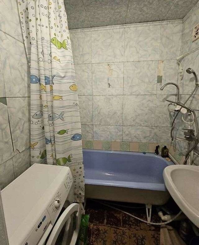 1832578885054606