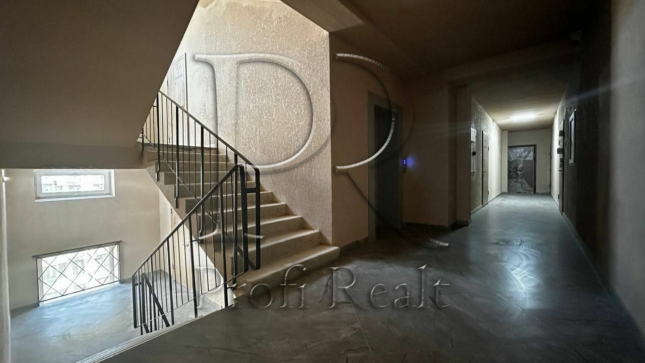 1832352691857607