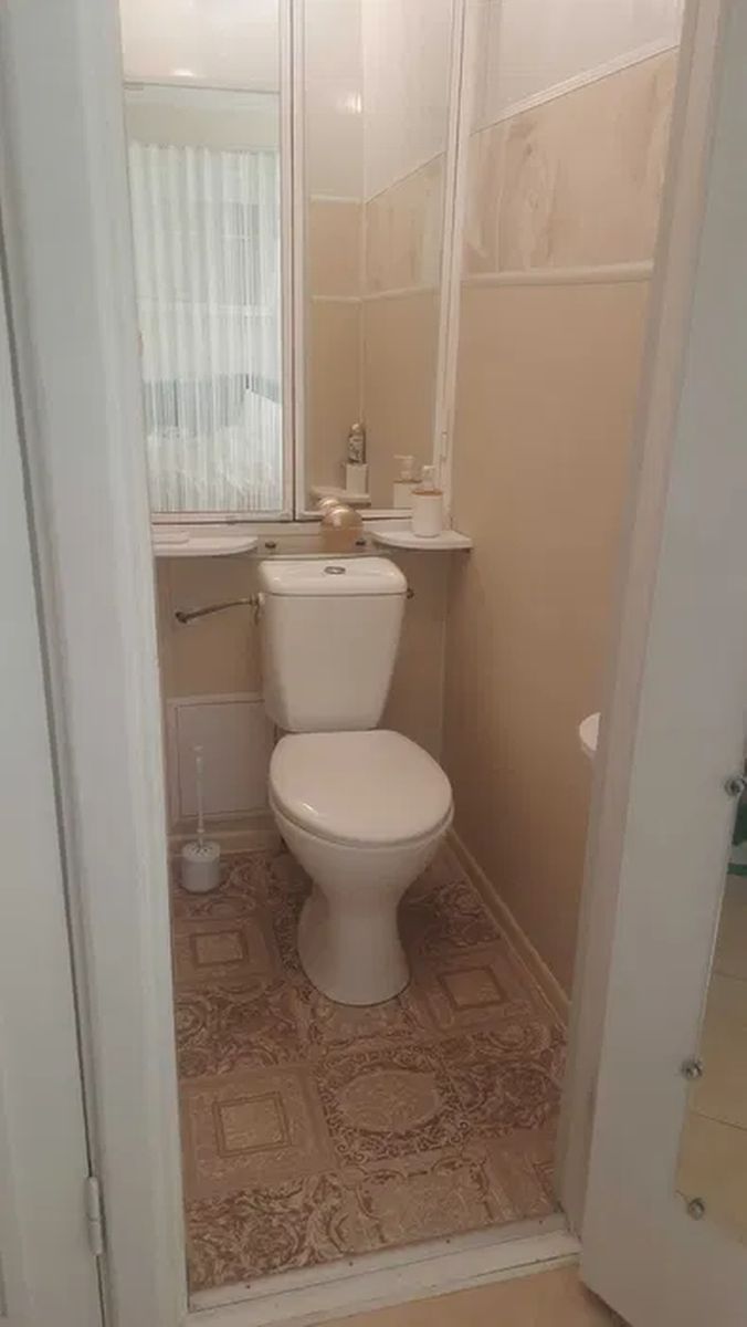 1835343064163607