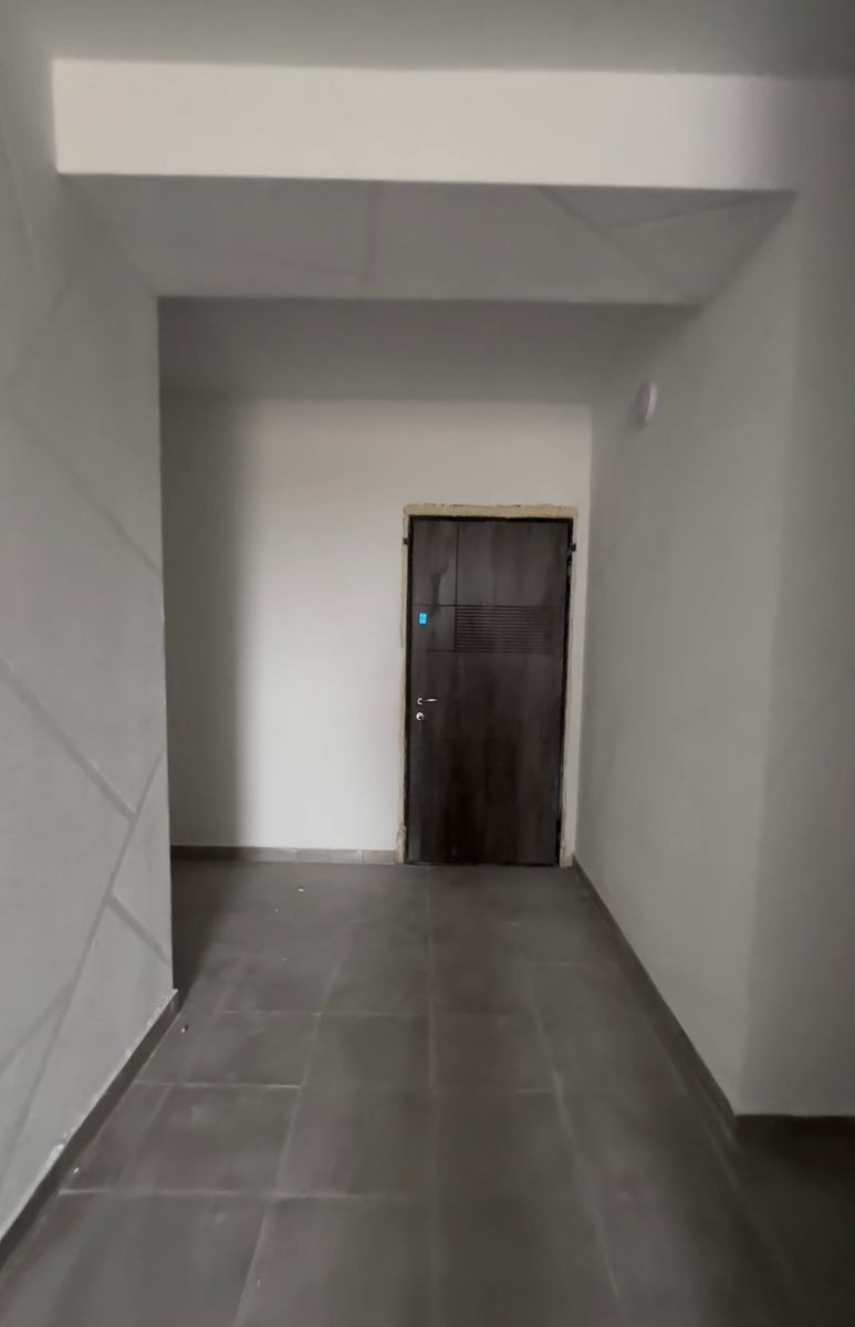 1816977264375608