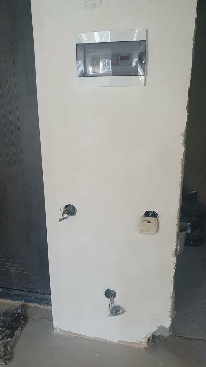 1828266695664608