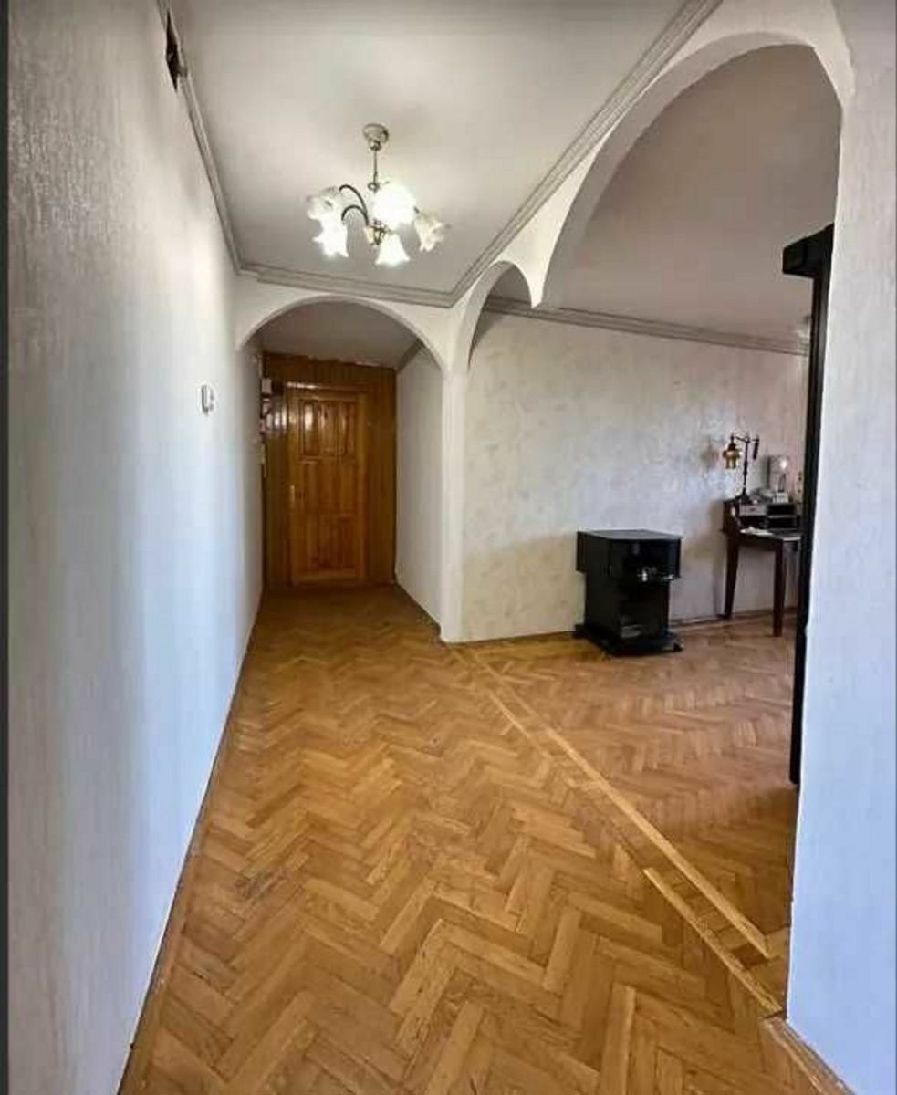 1829395950502608