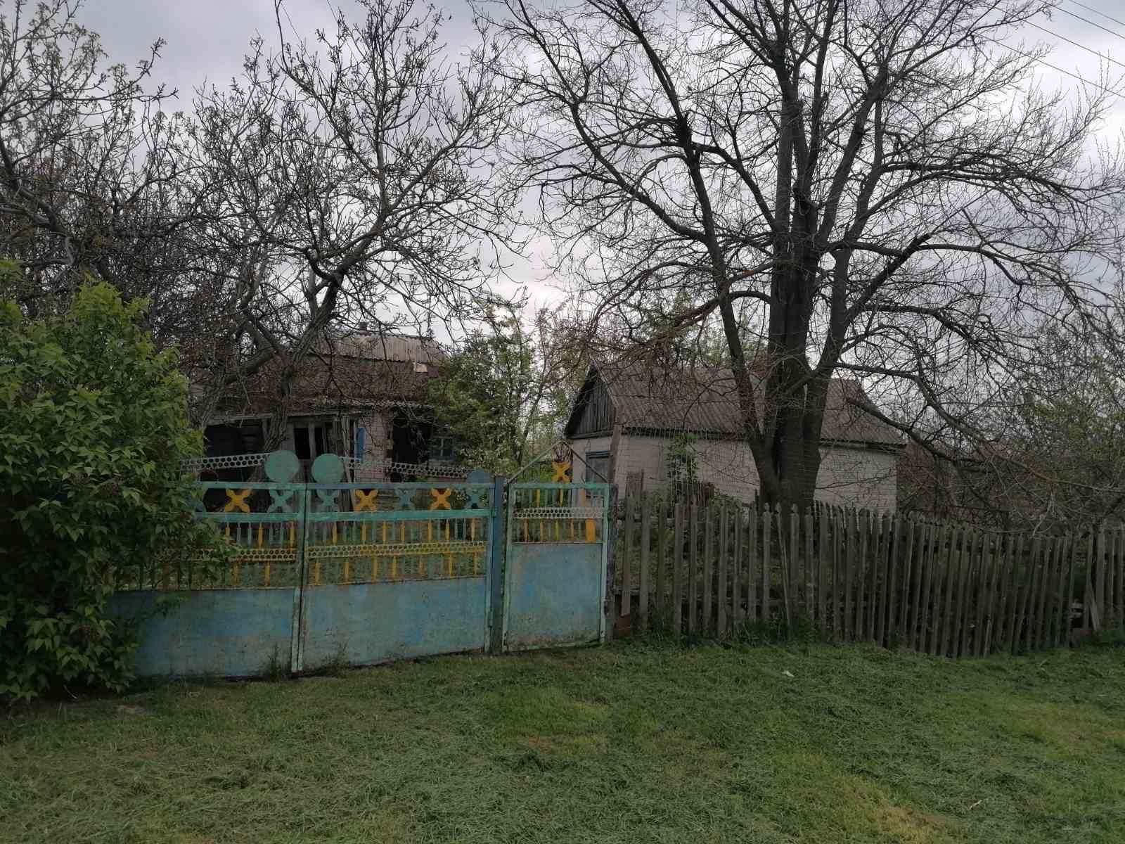 1764520401556609