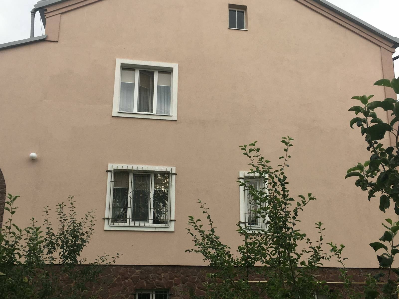 1827117387299609