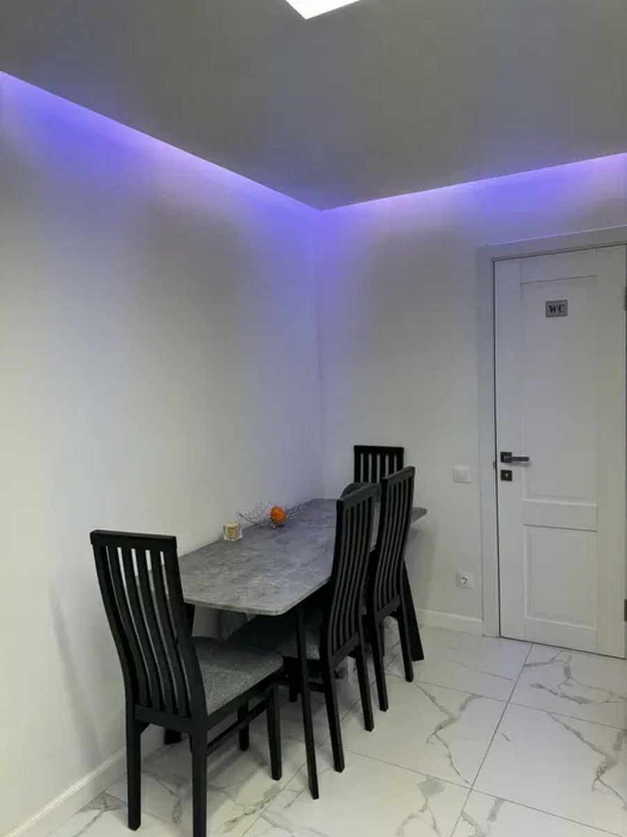 1836540692600609