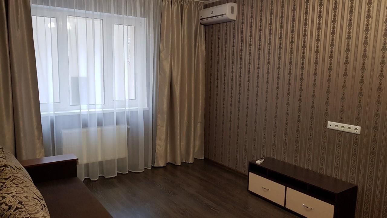 1618308263837061