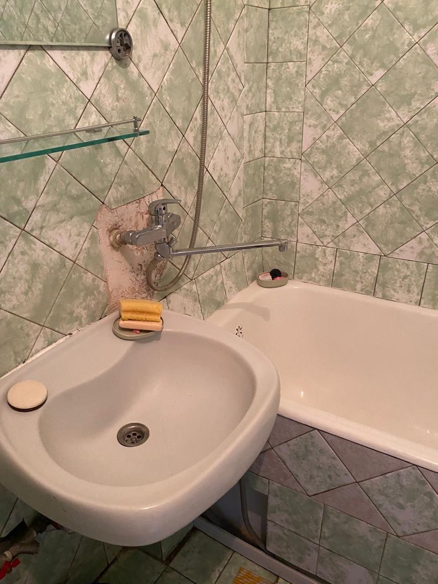 1835438536374061