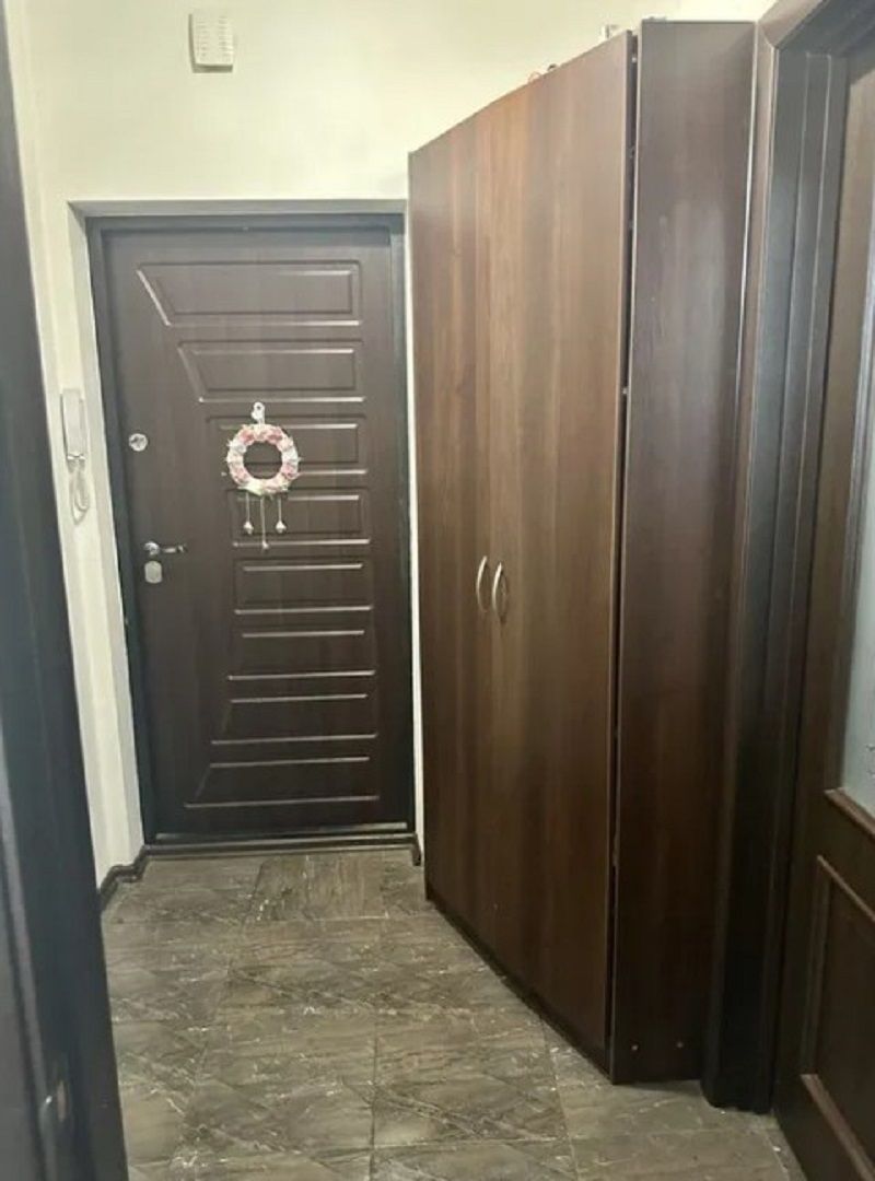 1834452858748610