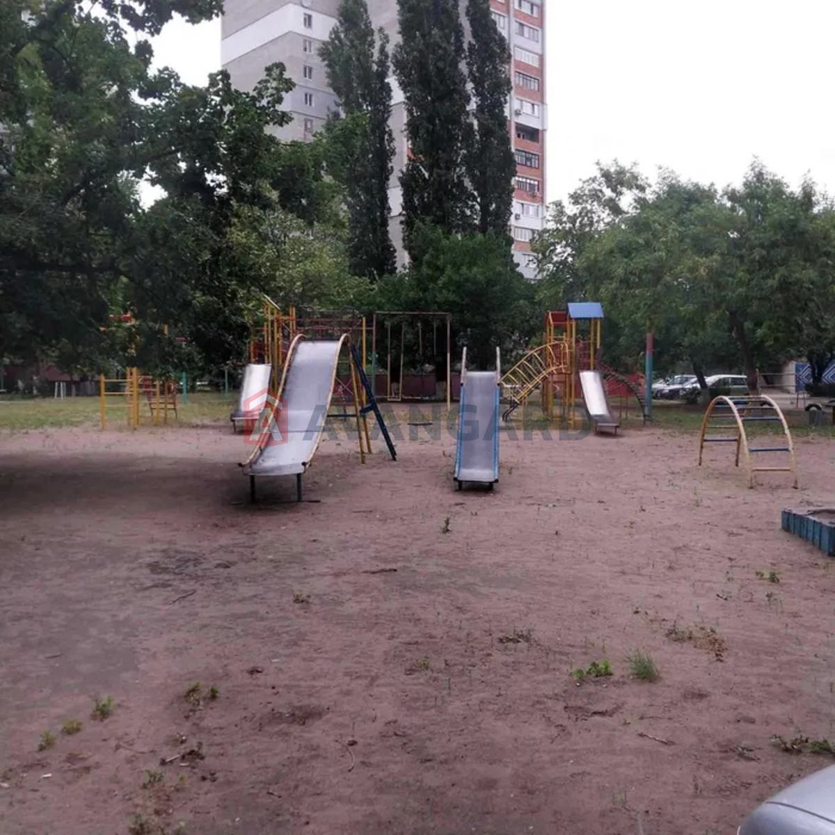 1835897907931611