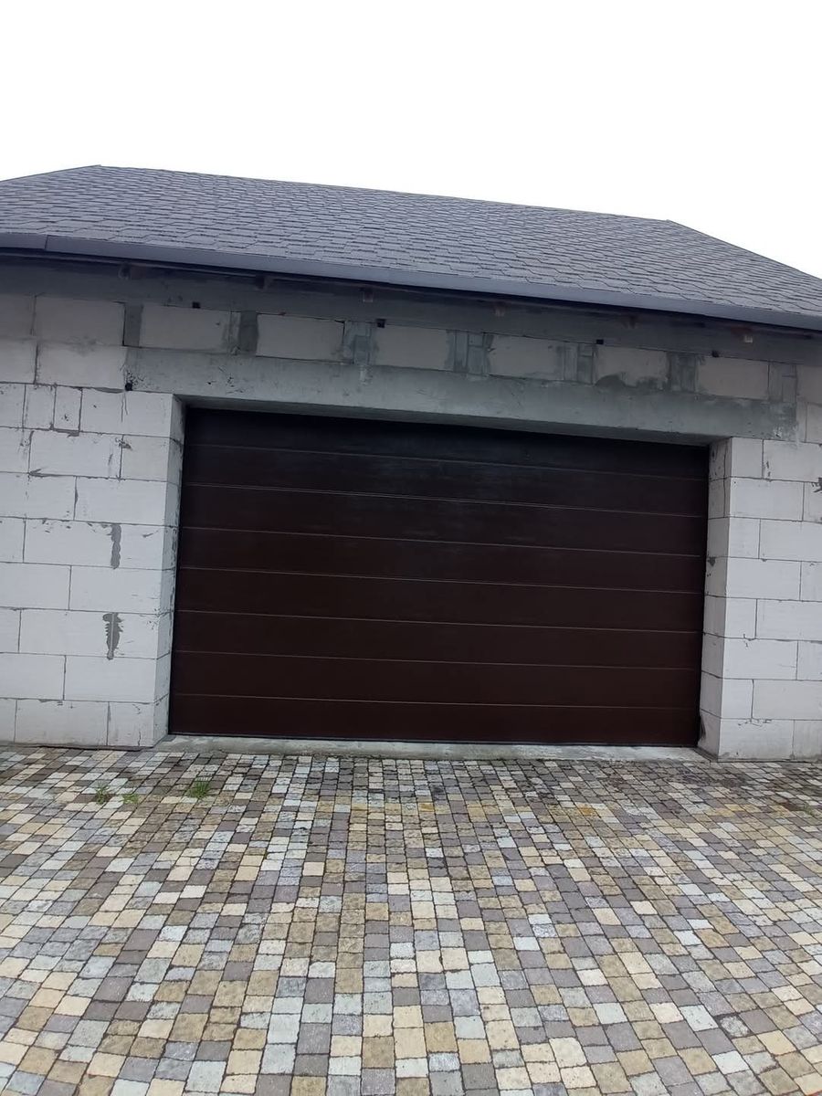 1837227348903611