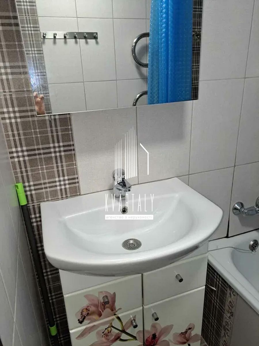 1832085664211612