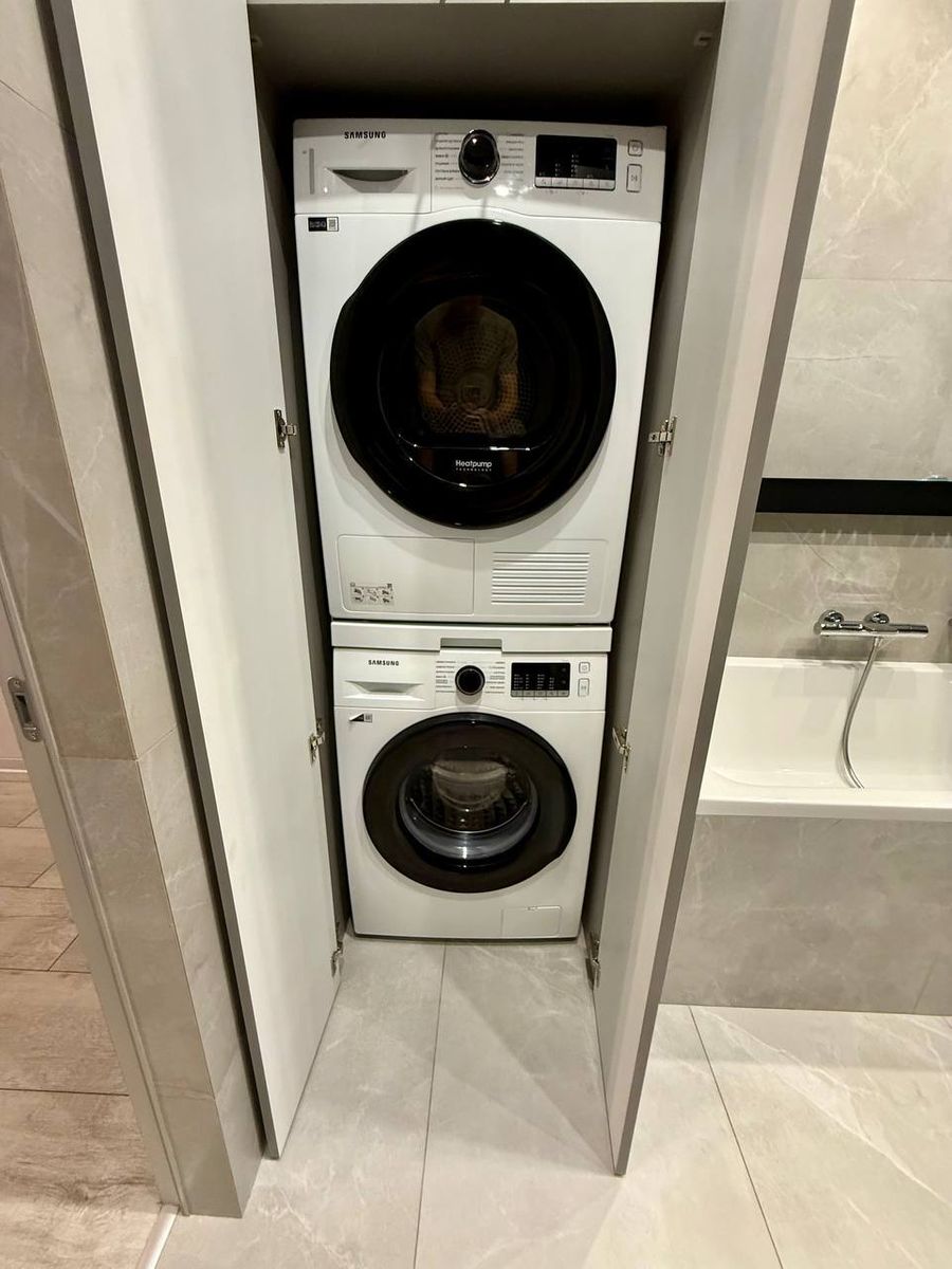 1839087523408612