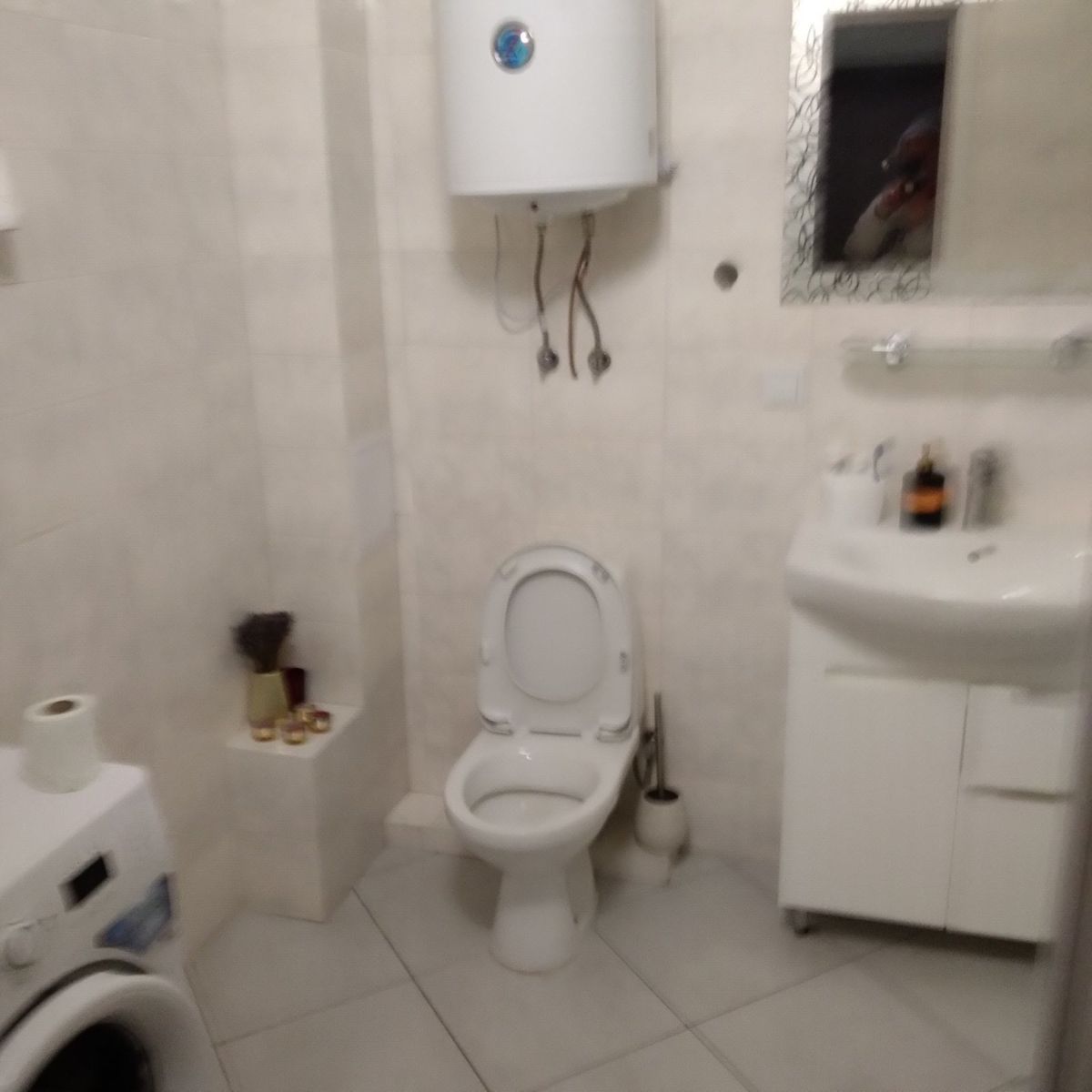 1832185640255614