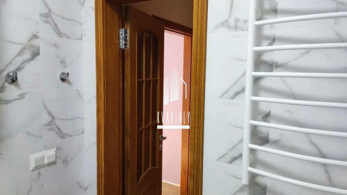 1832893858485615