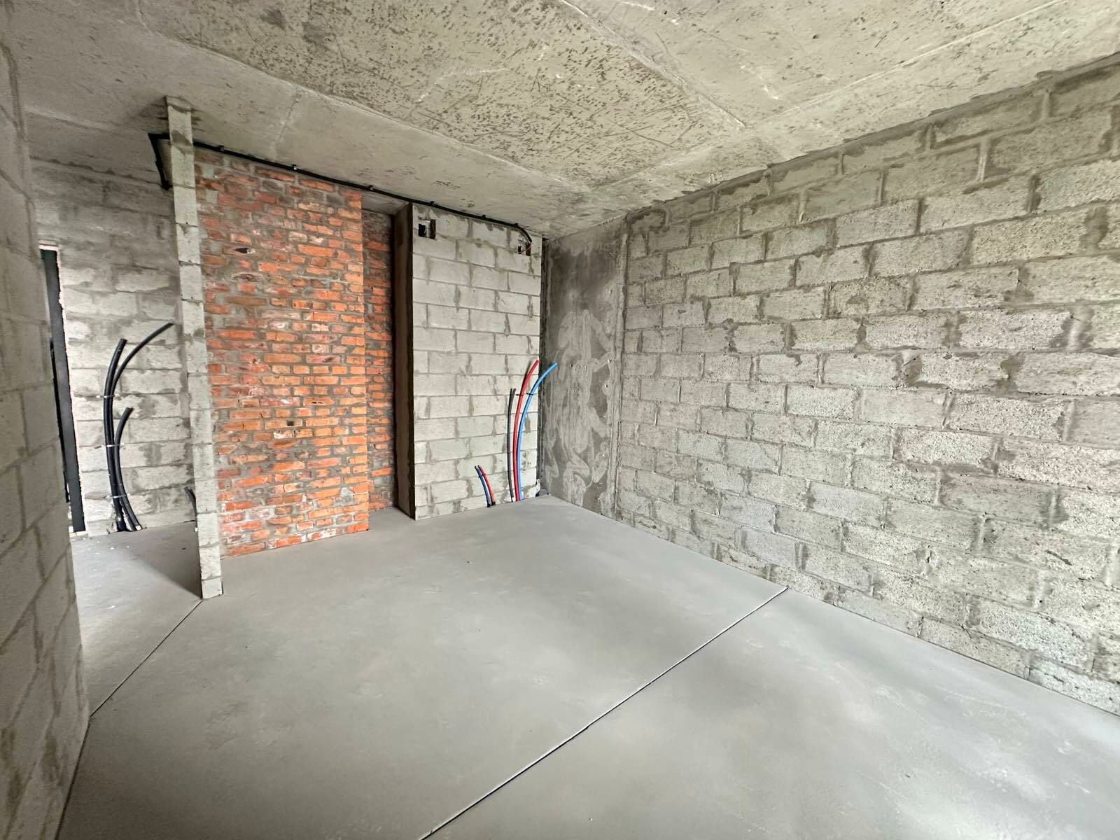 1833173070473616