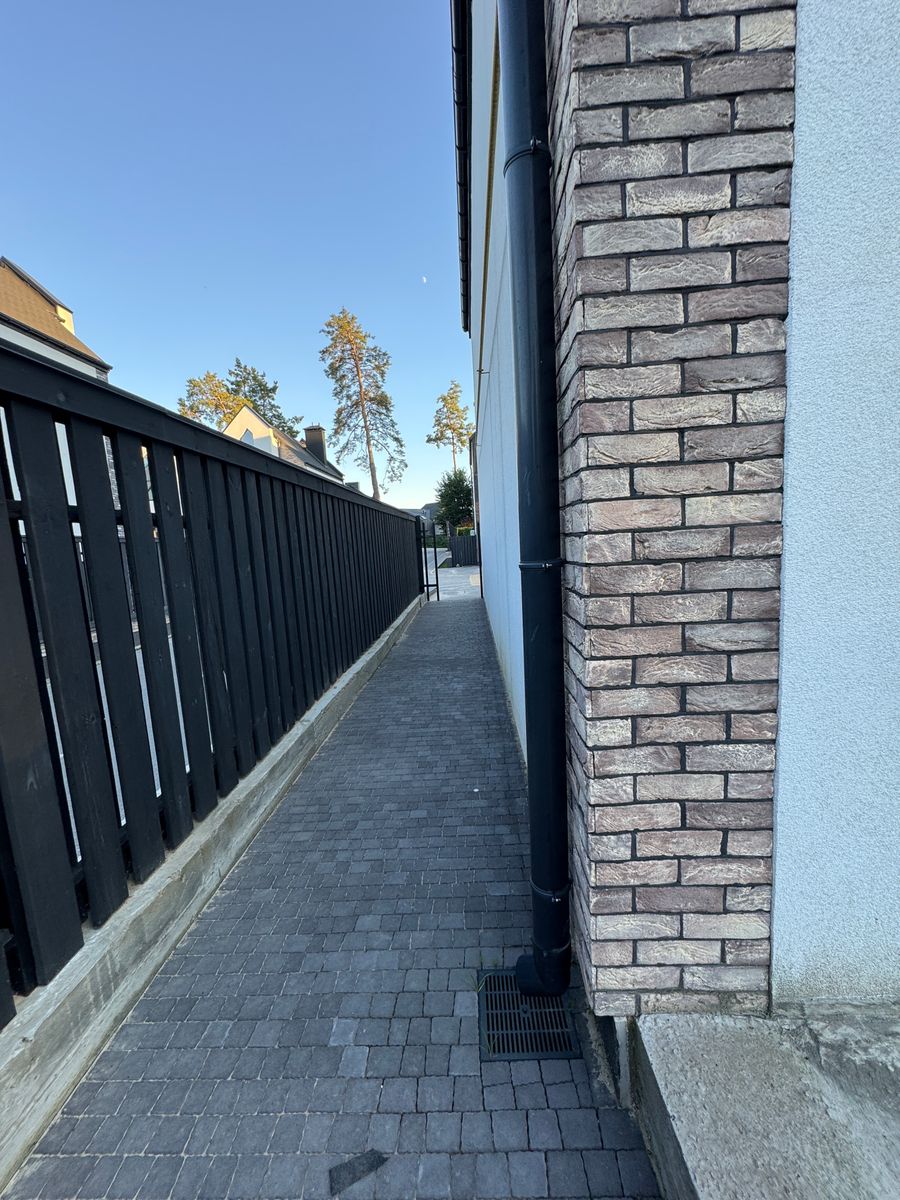 1836999319746616
