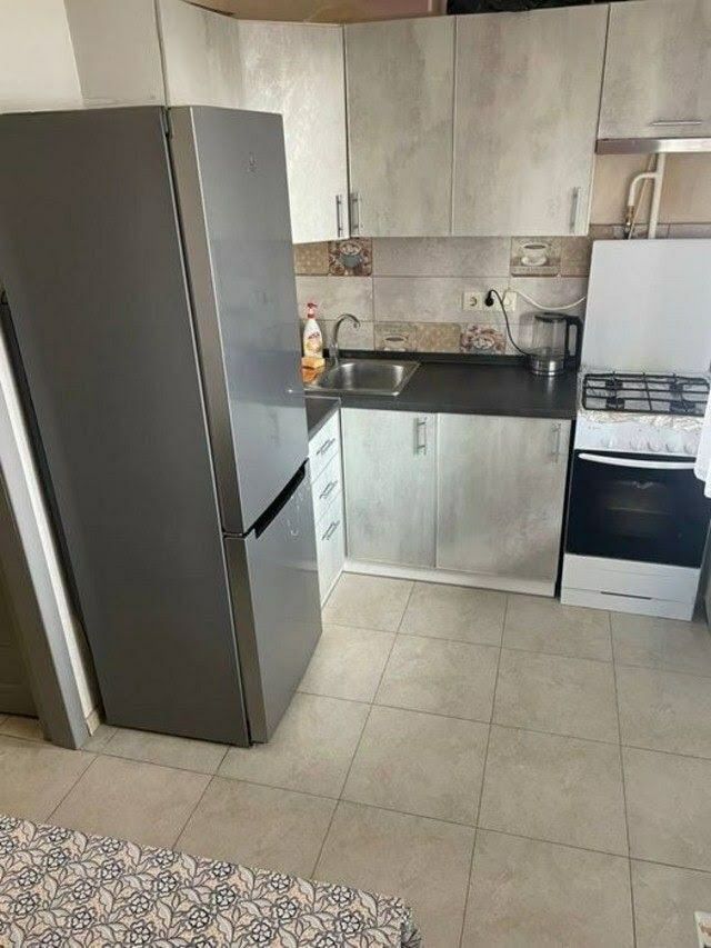 1832018726105618