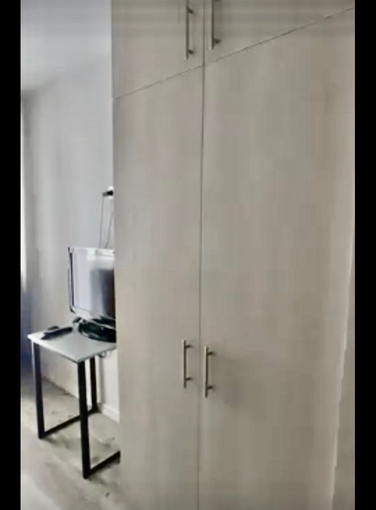 1834377586930618