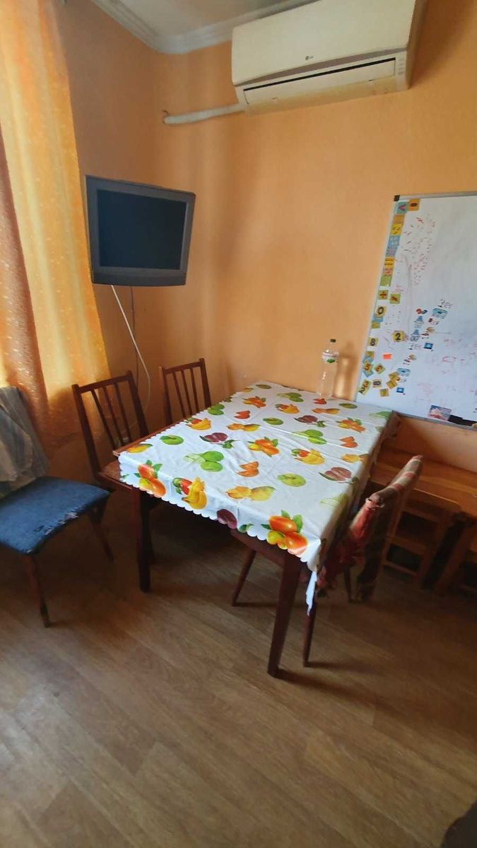 1839067853804618