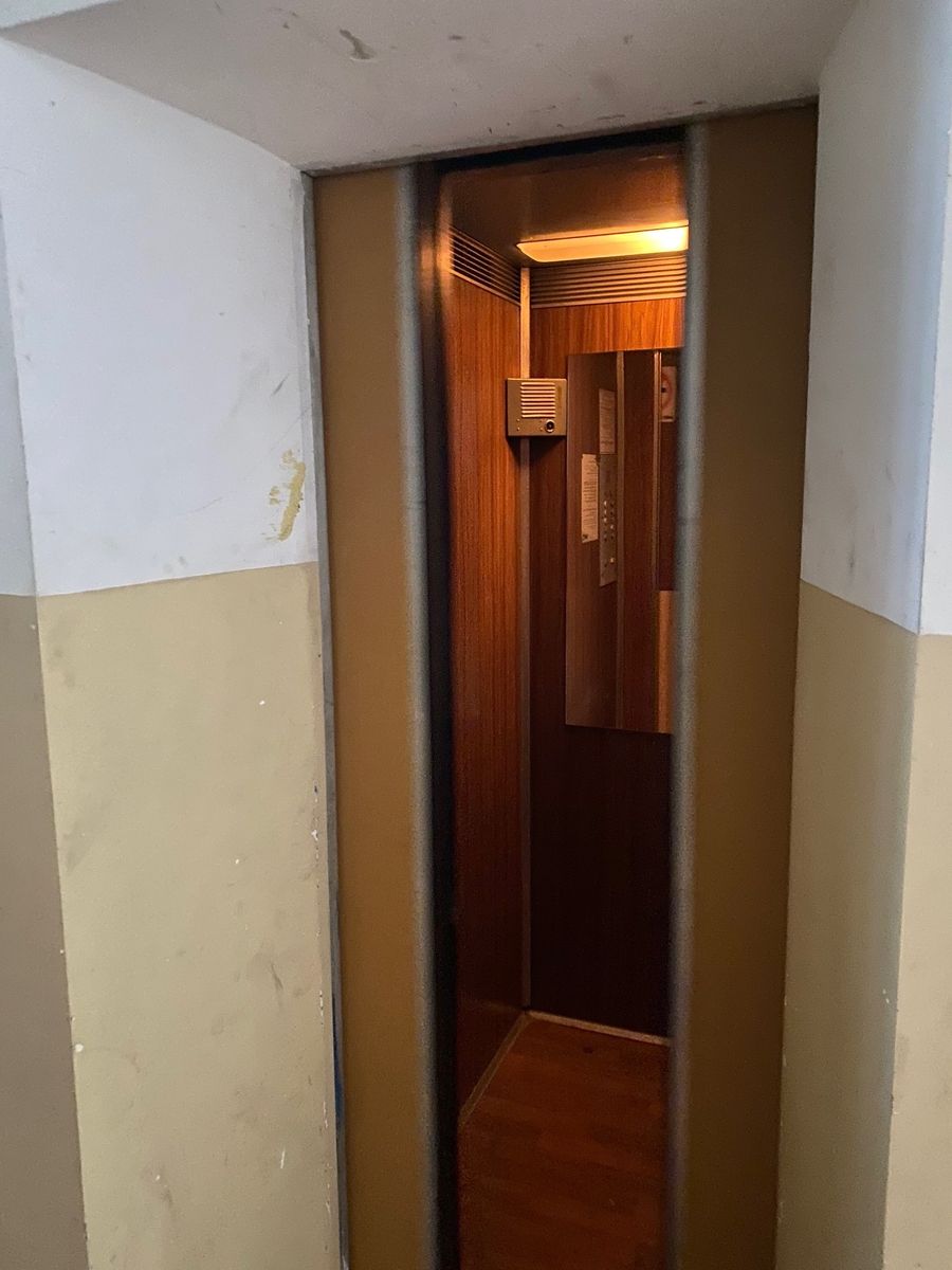 1834900698825619