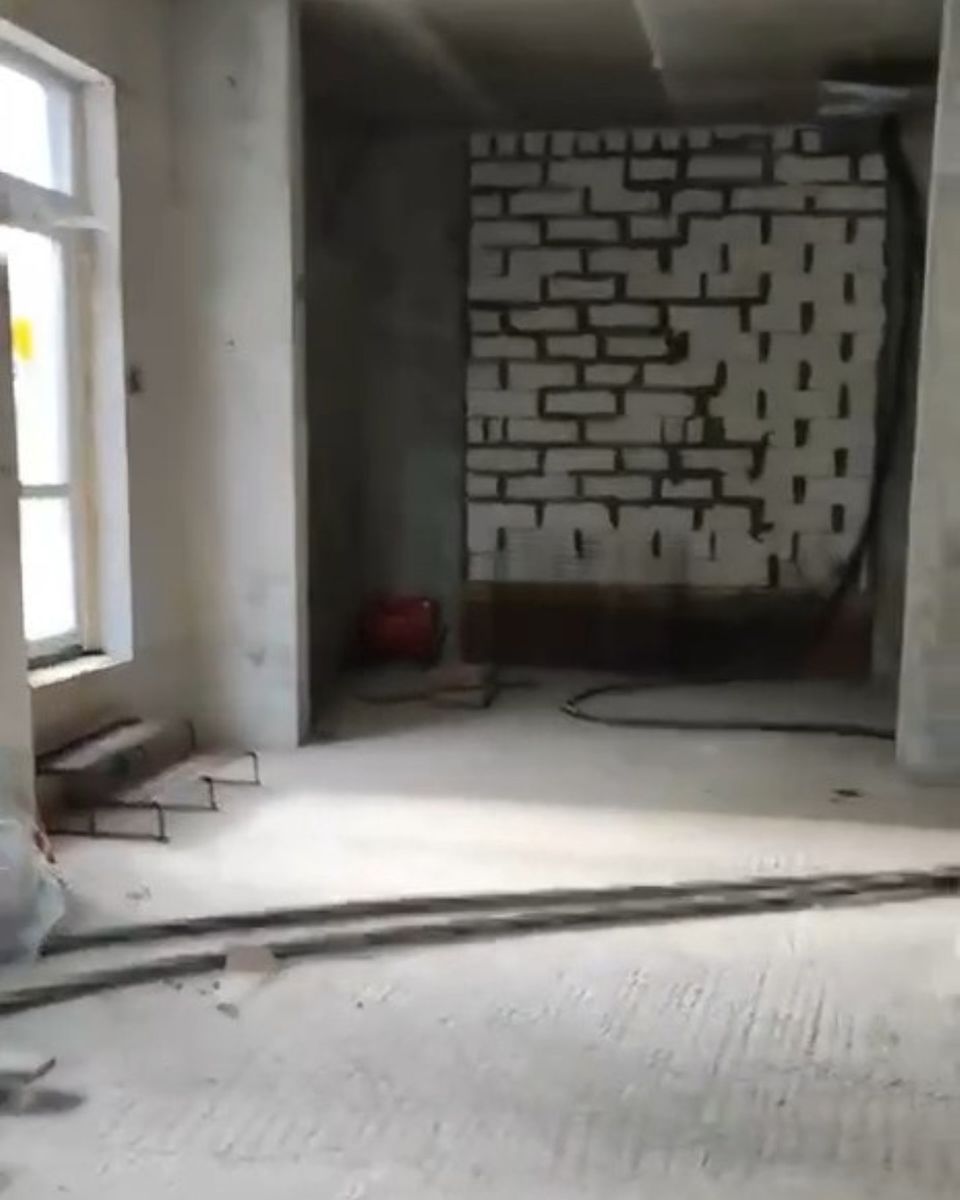 1830377110830062