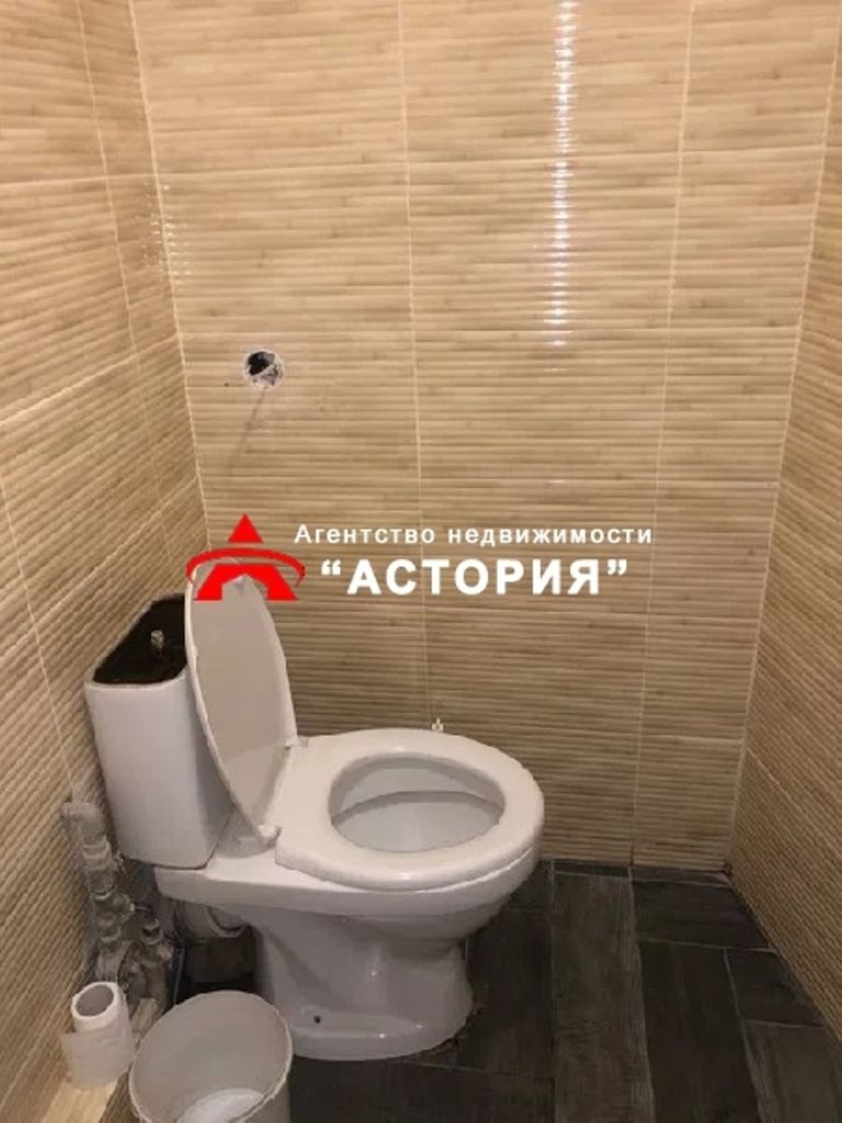 1832823544533621