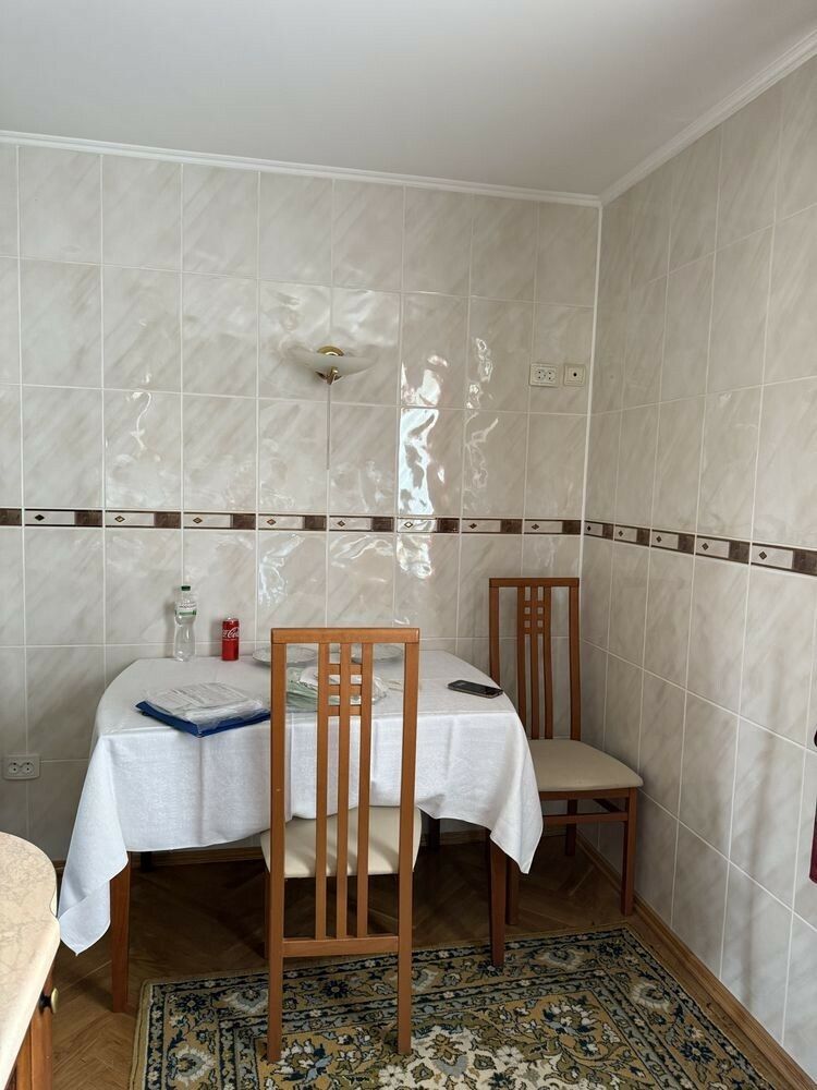 1835929878670623