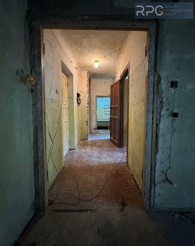 1835990741508623