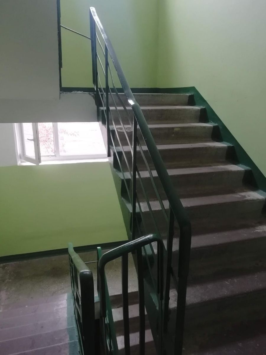 1833824110378624