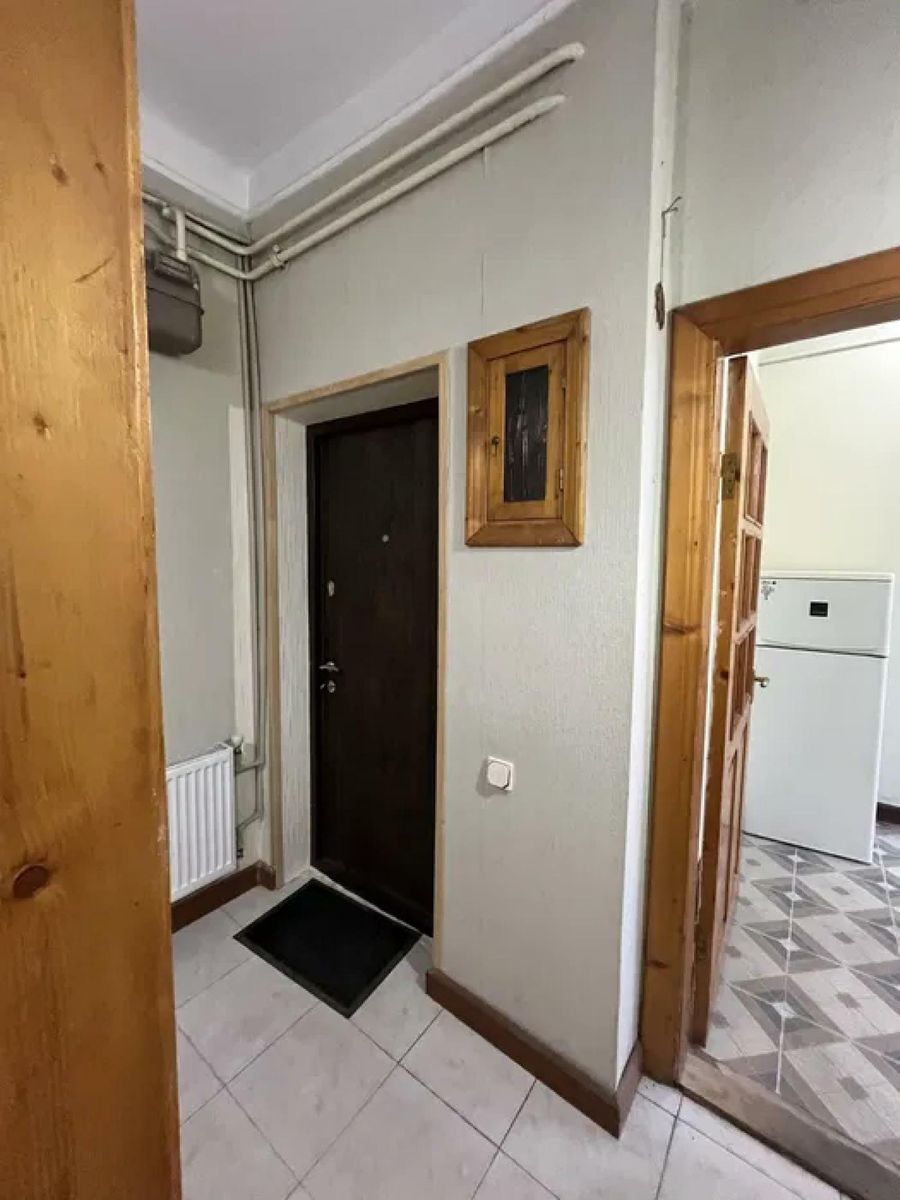 1833997360932624